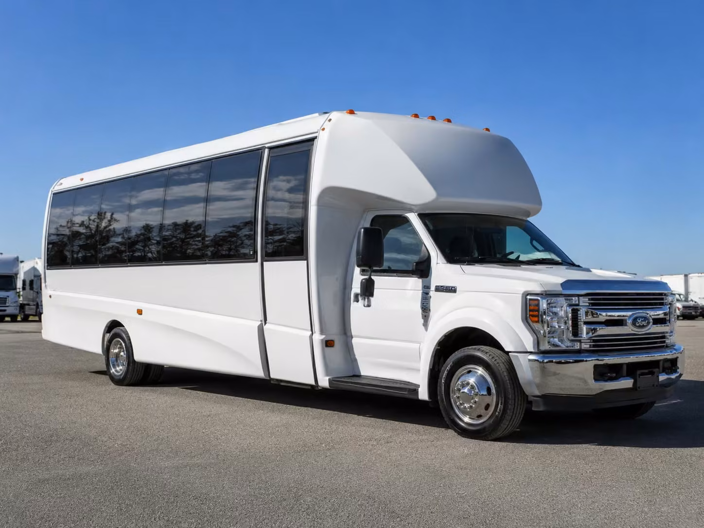 minibus rentals for intimate scottsdale venue shows and private concerts